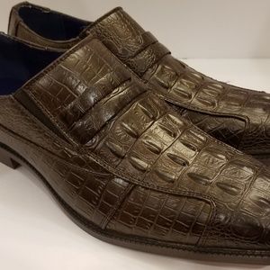 Crocodile style dress shoes